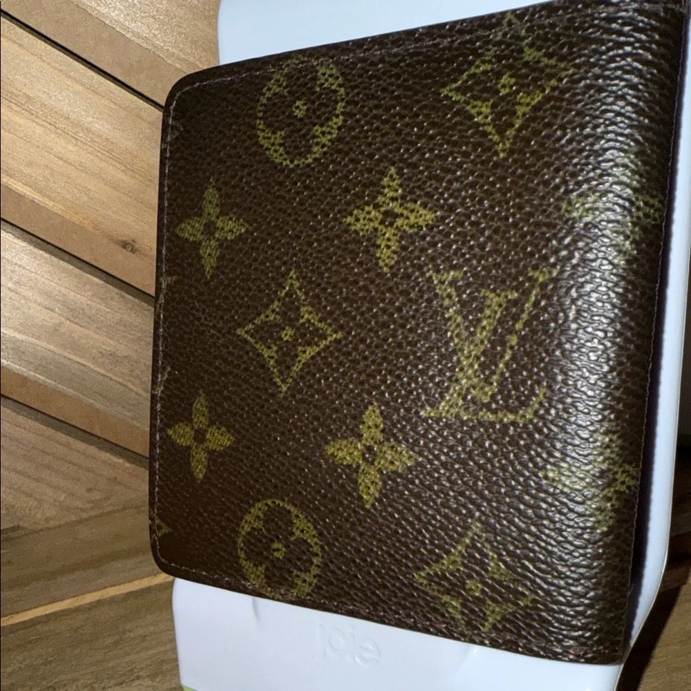 Louis Vuitton Monogram Vintage Men’s Bifold Wallet - Picture 2 of 11